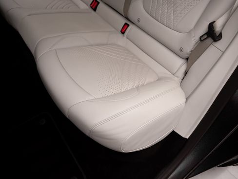 Used 2023 Aston Martin DBX AWD/4WD image 63
