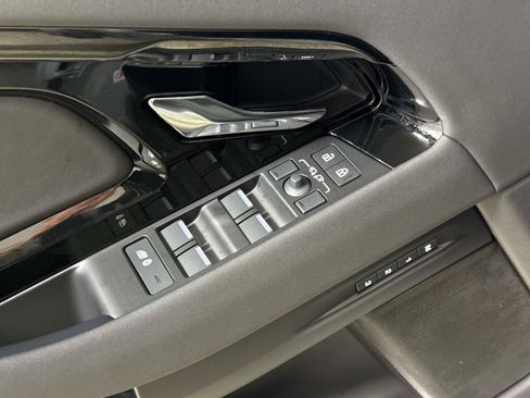 New 2026 Land Rover Range Rover Evoque S AWD/4WD image 18