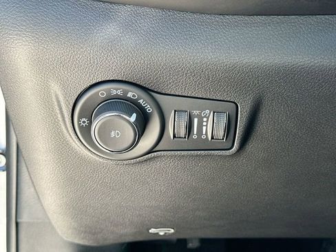 New 2026 Jeep Compass Latitude image 23