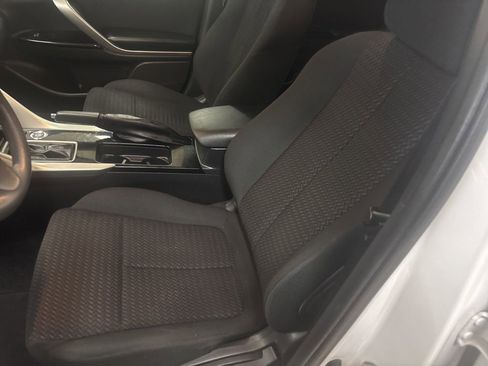 Used 2022 Mitsubishi Eclipse Cross LE image 24