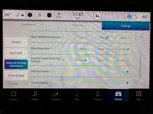 Used 2023 Jeep Grand Cherokee L Limited w/ Black Appearance Package image 36