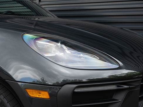 Used 2023 Porsche Macan AWD/4WD image 16