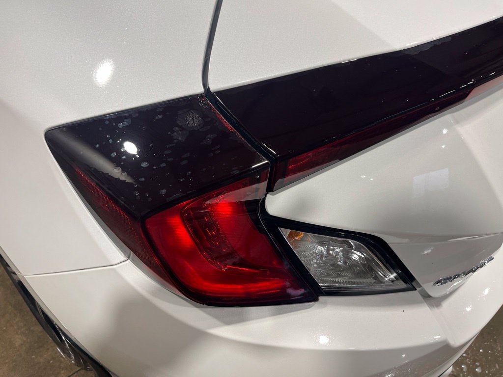Used 2018 Honda Civic Touring image 17