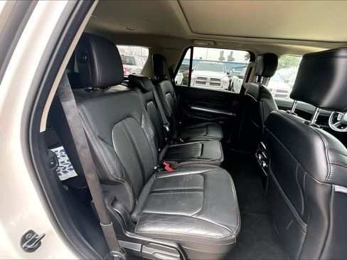 Used 2019 Ford Expedition Platinum image 19