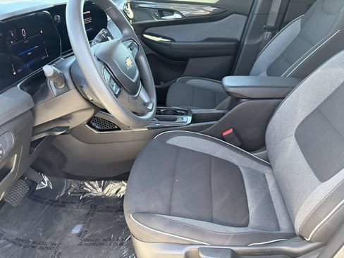 Used 2025 Chevrolet TrailBlazer LT FWD image 26