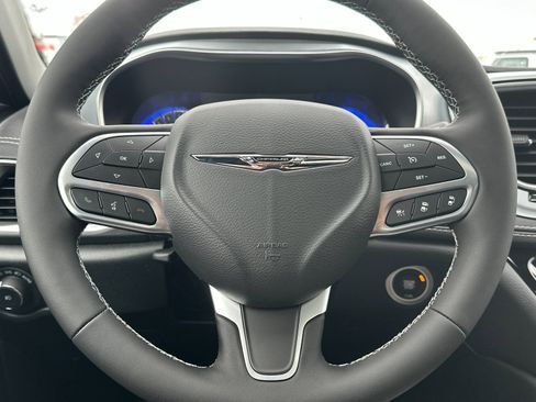 New 2026 Chrysler Pacifica Limited image 25