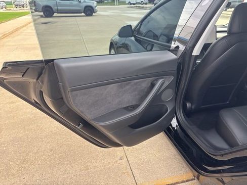 Used 2021 Tesla Model 3 Long Range image 13
