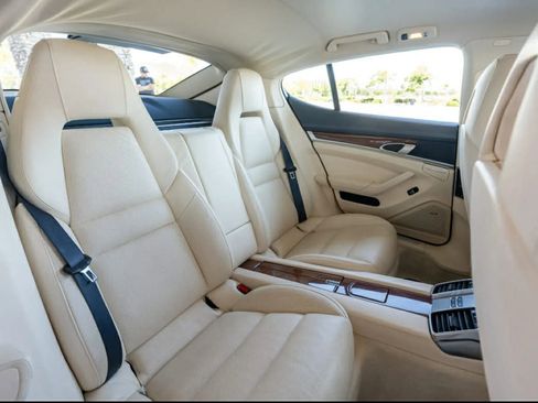 Used 2011 Porsche Panamera 4S image 25