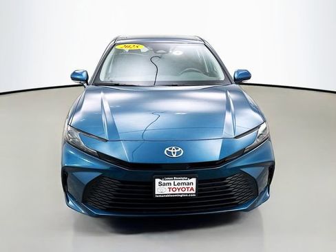 Used 2025 Toyota Camry LE image 2