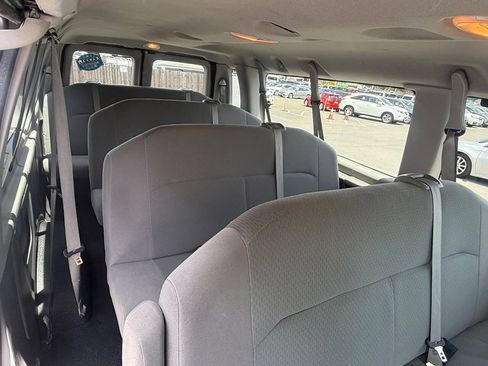 Used 2011 Ford E-350 and Econoline 350 XLT RWD image 15