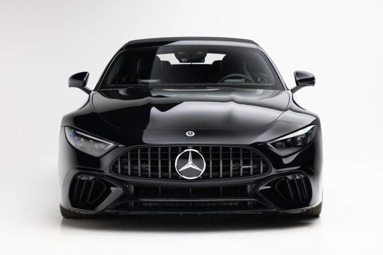 Used 2022 Mercedes-Benz SL 63 AMG 4MATIC w/ AMG Aerodynamic Package image 21