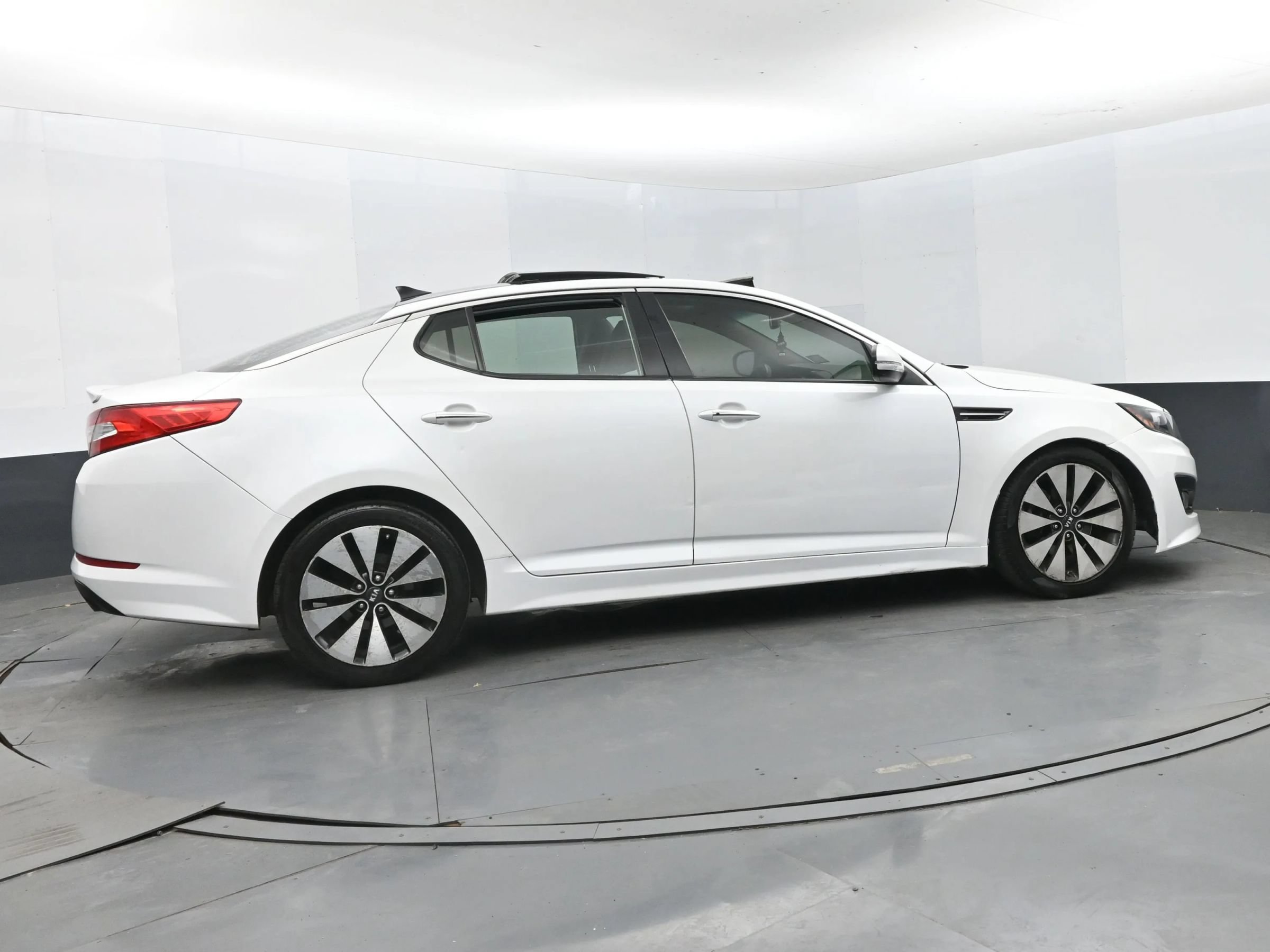 Used 2012 Kia Optima SX w/ Premium Pkg FWD image 4