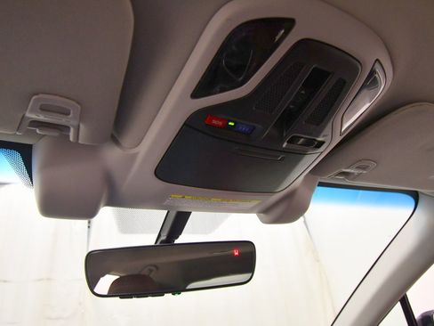 Used 2022 Subaru Outback Touring image 28