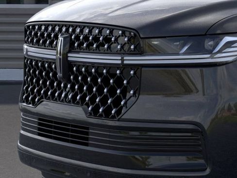 New 2025 Lincoln Navigator L Black Label AWD/4WD image 17