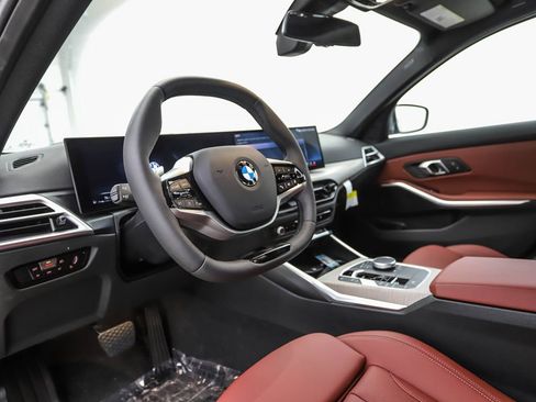 Used 2025 BMW 330i xDrive Sedan w/ Premium Package image 10