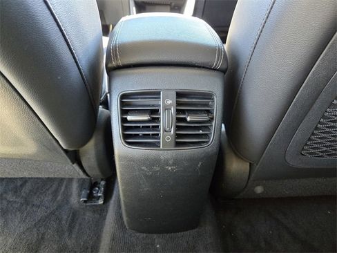 Used 2022 Kia Niro EX image 16