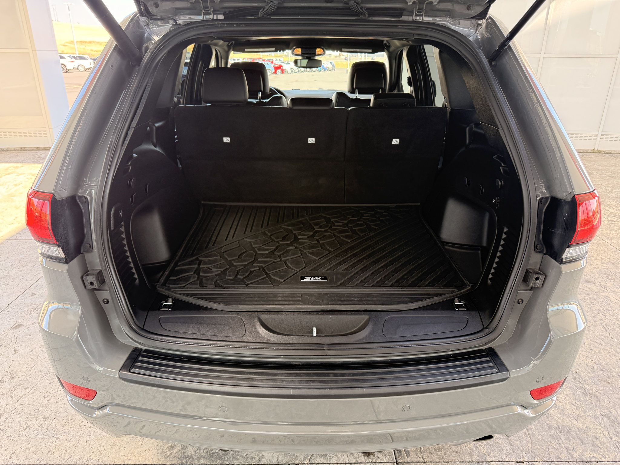 Used 2022 Jeep Grand Cherokee Laredo X RWD image 8