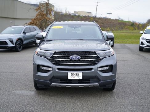 Used 2023 Ford Explorer XLT w/ Equipment Group 202A image 2