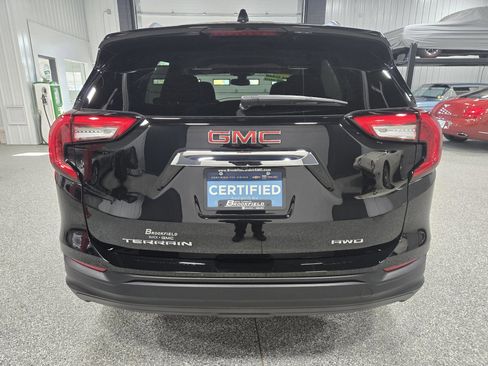 Certified 2024 GMC Terrain SLE w/ Driver Convenience Package image 4