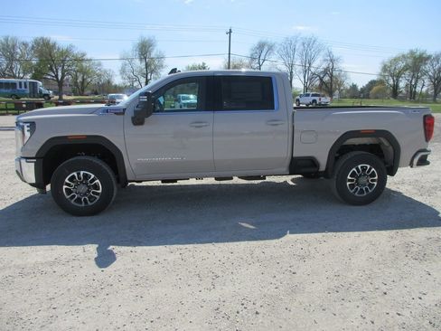 New 2026 GMC Sierra 2500 SLE w/ SLE Value Package; AWD/4WD image 10