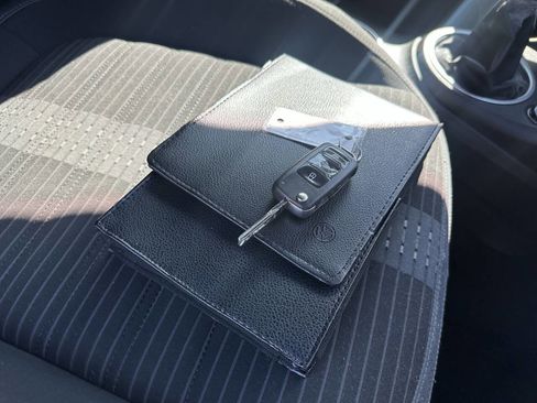 Used 2012 Volkswagen Beetle 2.0T image 29