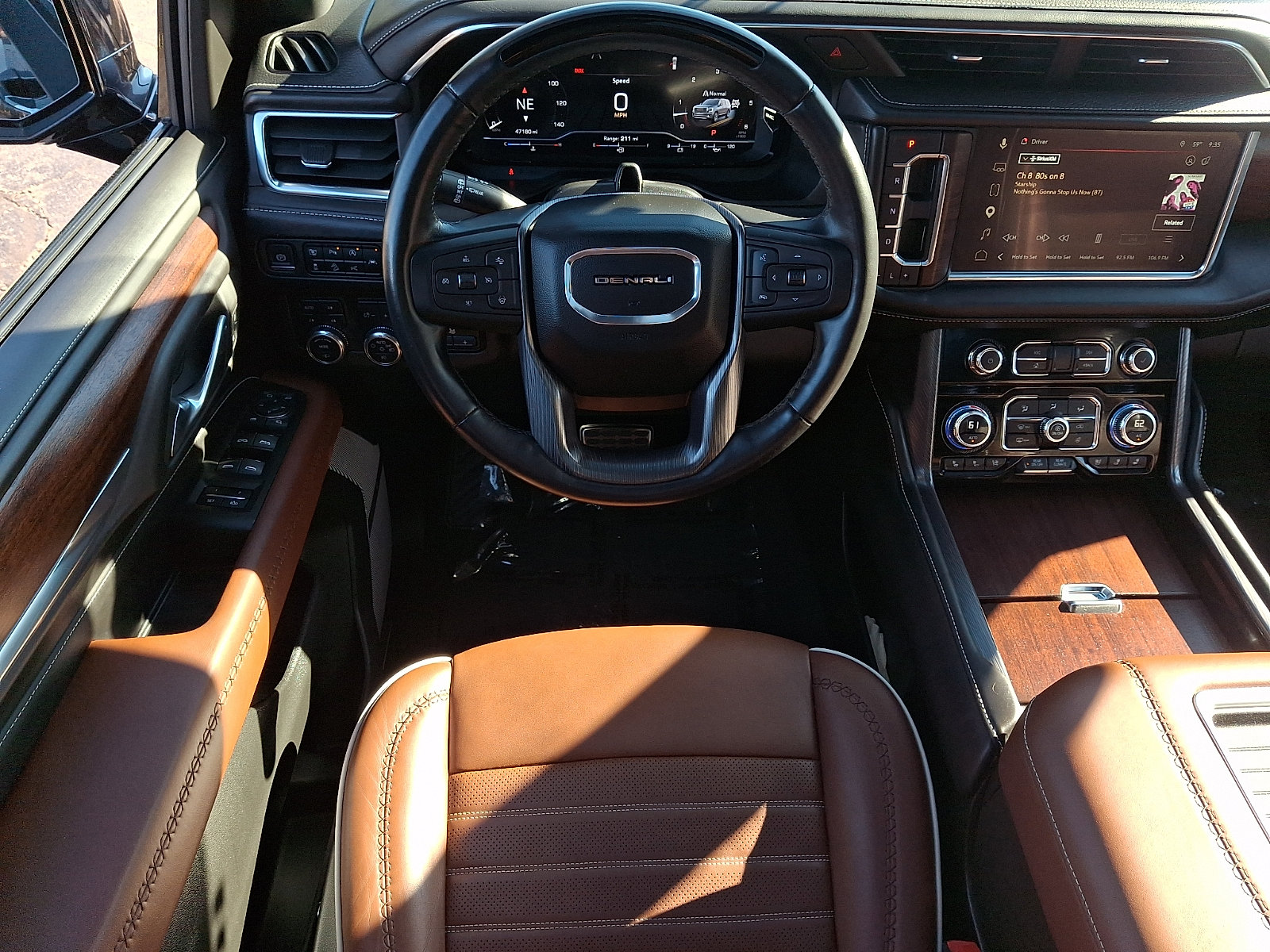 Used 2023 GMC Yukon XL Denali Ultimate AWD/4WD image 14