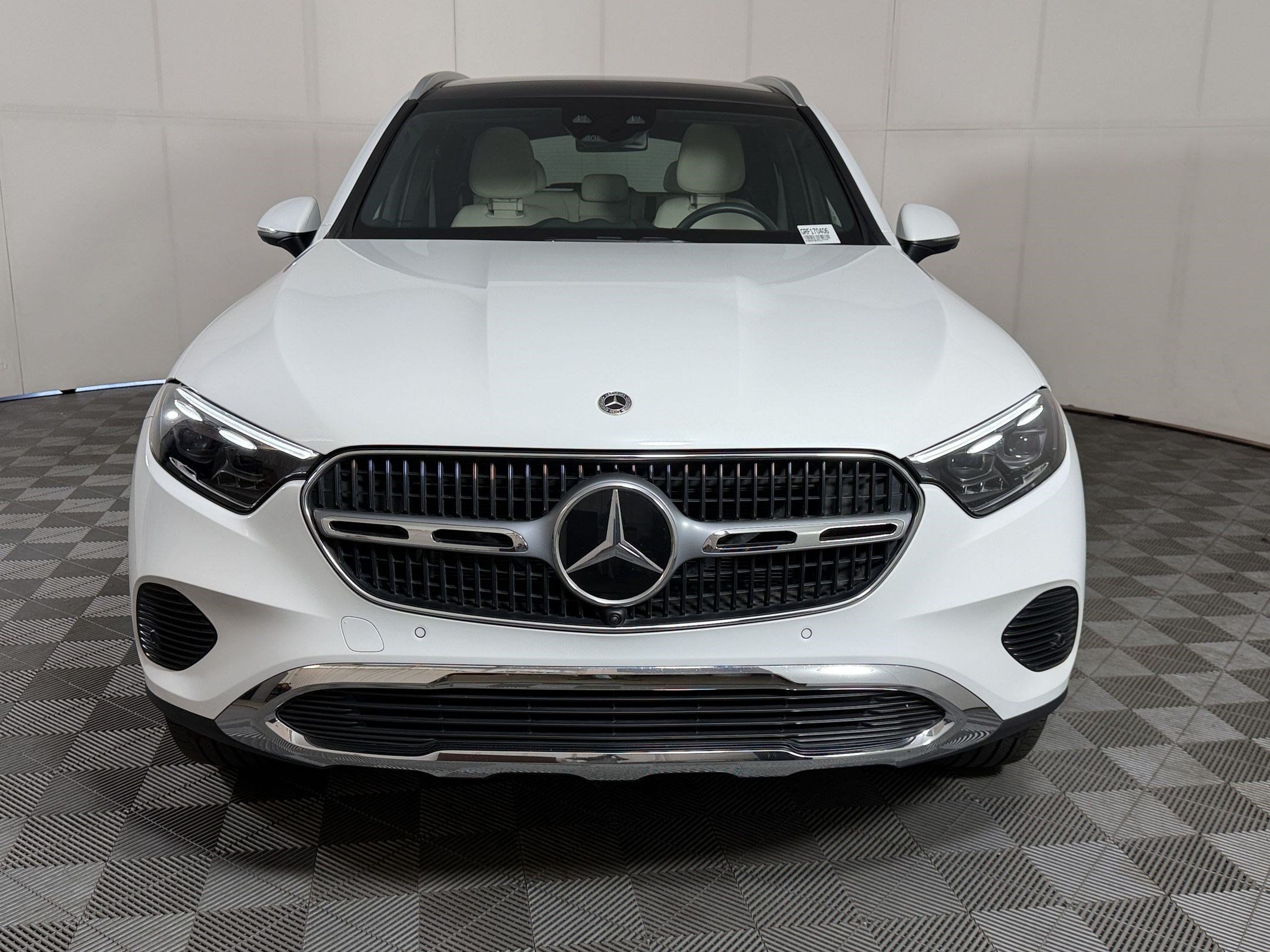 Used 2024 Mercedes-Benz GLC 300 4MATIC image 6