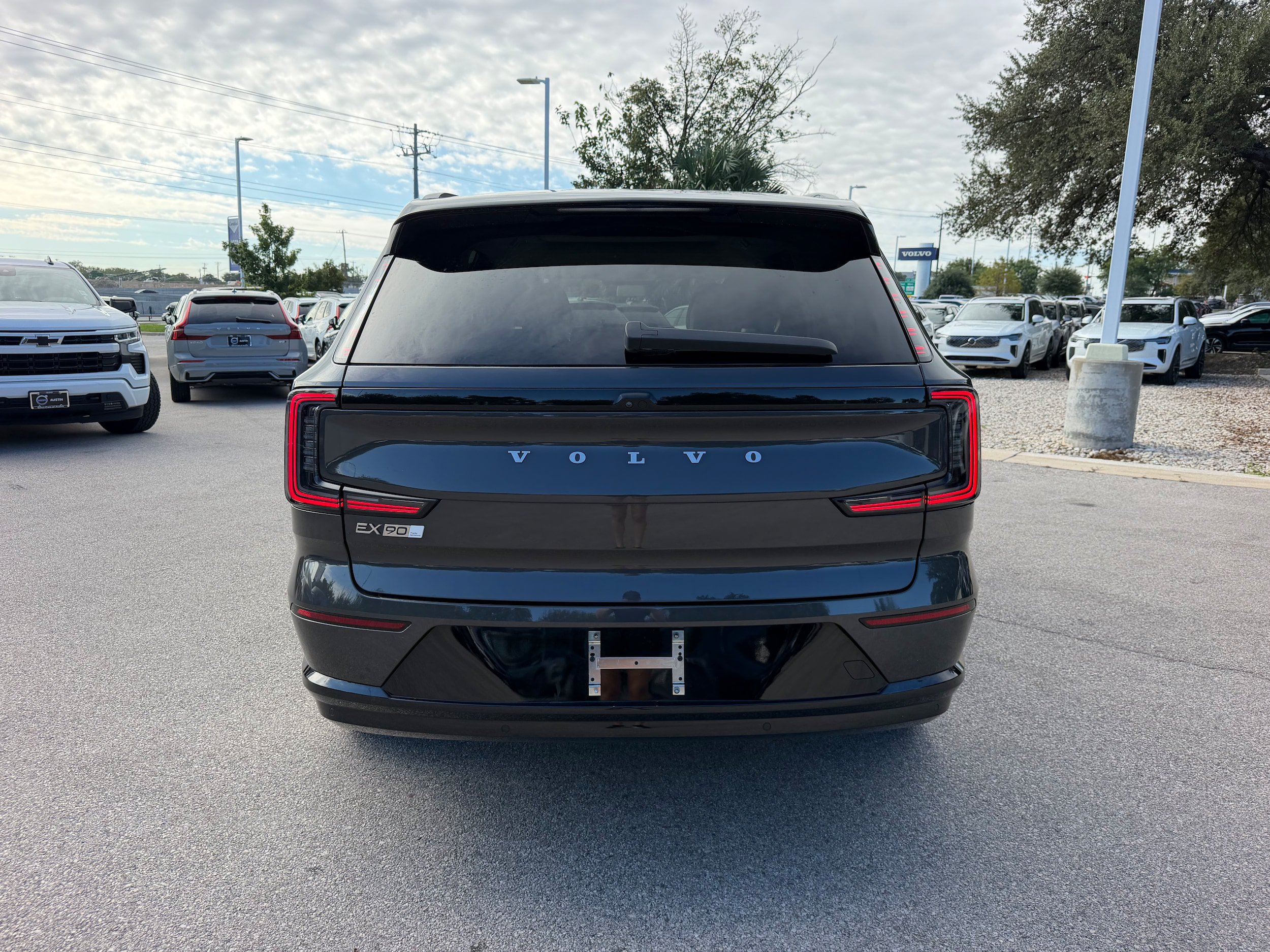 Certified 2025 Volvo EX90 Plus AWD/4WD image 5