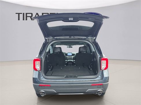 Used 2022 Ford Explorer XLT w/ Equipment Group 202A image 10