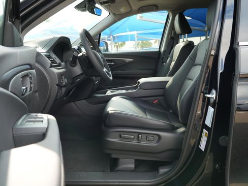 Used 2025 Honda Ridgeline RTL image 16