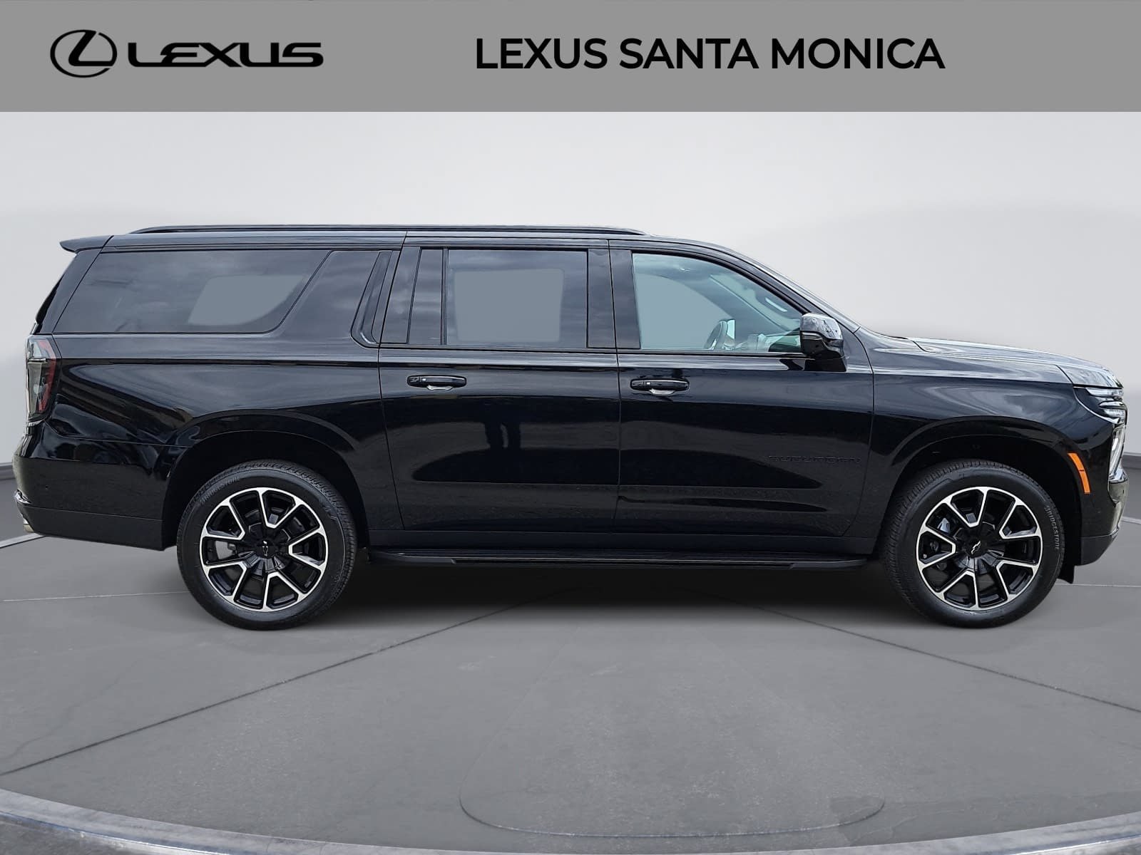 Used 2026 Chevrolet Suburban RST w/ Comfort Package RWD image 4