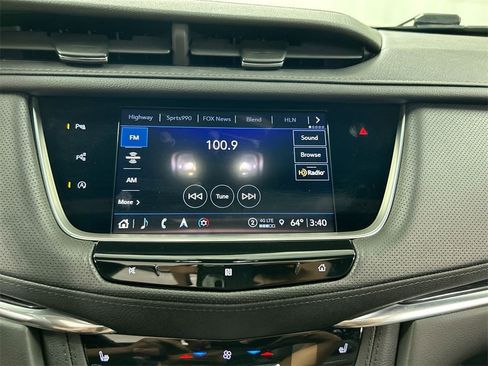 Used 2021 Cadillac XT5 Premium Luxury image 14