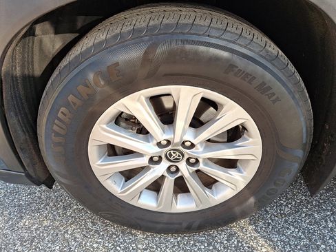 Used 2024 Toyota Grand Highlander XLE image 4