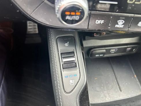 Used 2024 Kia Telluride SX w/ Towing Package AWD/4WD image 12