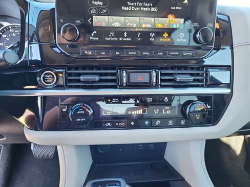 Used 2022 Nissan Pathfinder SL w/ SL Premium Package image 12