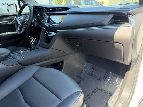 Certified 2022 Cadillac XT5 Sportv w/ Technology Package AWD/4WD image 12