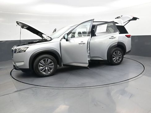 Used 2025 Nissan Pathfinder SV AWD/4WD image 48