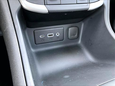 Used 2024 GMC Terrain SLE image 27