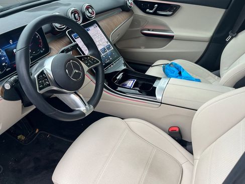 Used 2023 Mercedes-Benz C 300 Sedan image 3