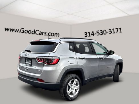 Certified 2024 Jeep Compass Latitude image 2