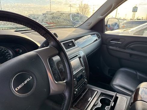 Used 2014 GMC Yukon Denali image 9