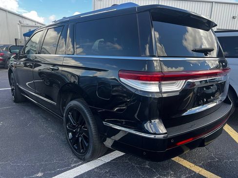 Used 2023 Lincoln Navigator L Reserve AWD/4WD image 4