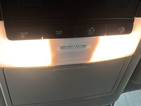 Used 2023 Nissan Rogue SV image 30