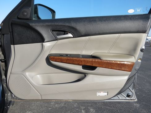 Used 2011 Honda Accord EX-L image 34