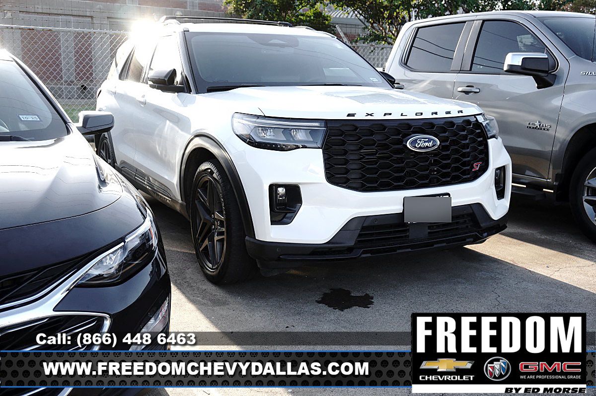 Used 2025 Ford Explorer ST AWD/4WD image 1