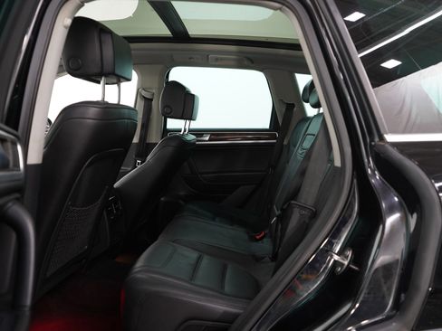 Used 2012 Volkswagen Touareg Executive image 18