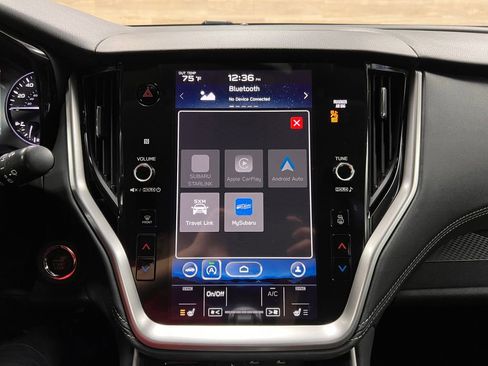 Used 2021 Subaru Outback Premium image 15