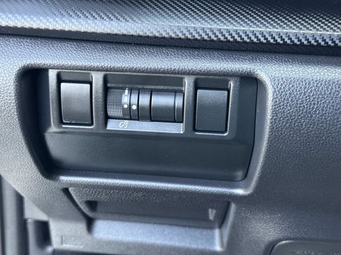 Used 2024 Subaru Crosstrek 2.0i Premium image 29