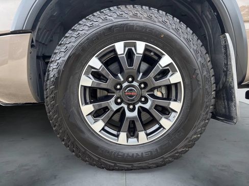 Used 2021 Nissan Titan PRO-4X w/ Pro-4x Utility Package AWD/4WD image 15