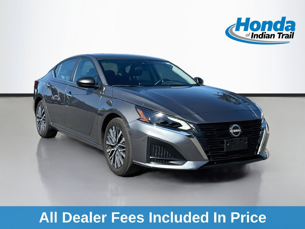 Used 2025 Nissan Altima 2.5 SV FWD image 1